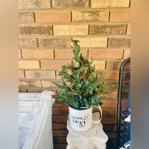 *Warm & Cozy Enamel Pot - Picture 8 of 11